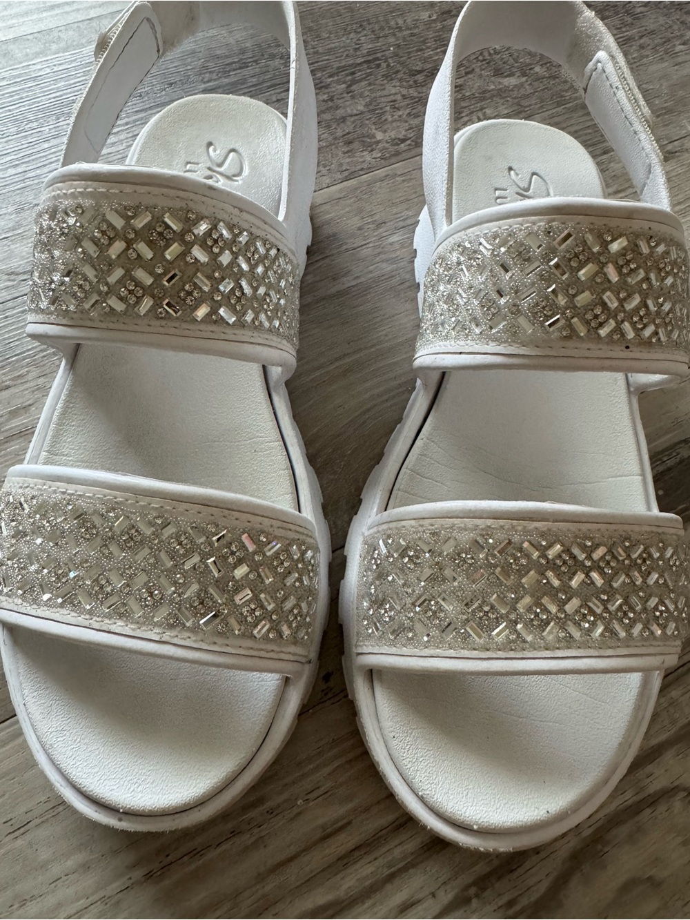 Skechers White Beaded Slingback Luxe Foam Sandals size 7 - Picture 4 of 8
